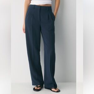 Aritzia Effortless Pant Navy